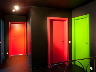 Цветные межкомнатные двери